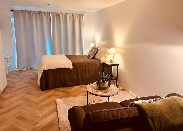 Follies Appartement *